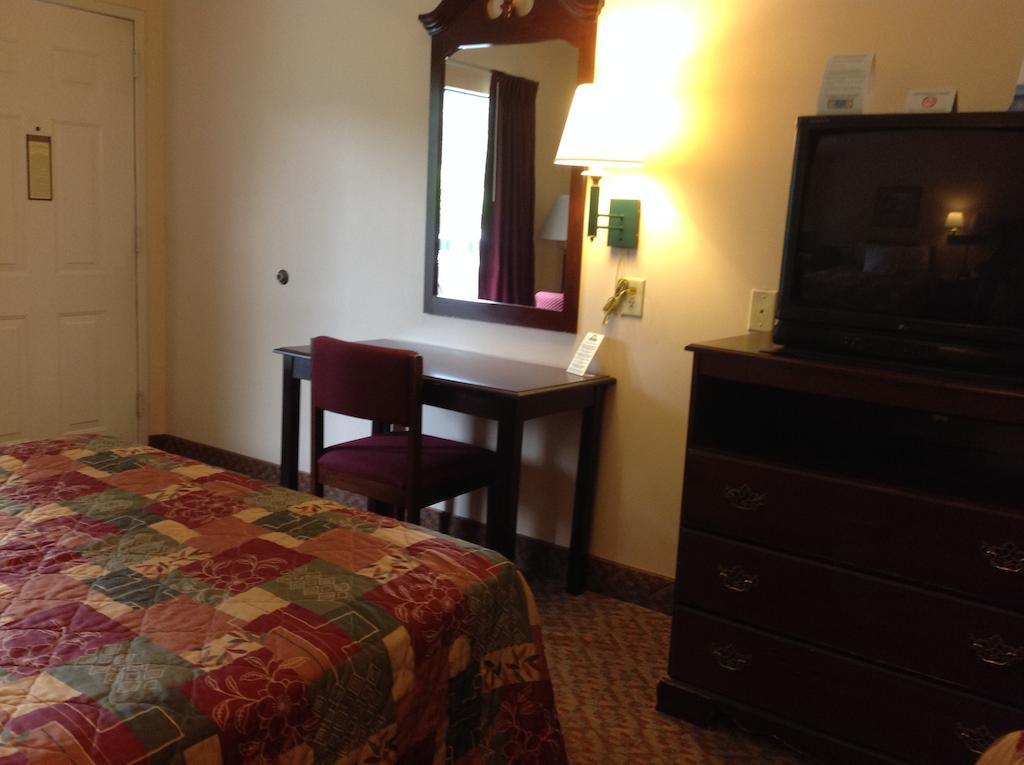 Days Inn - Chapel Hill Luaran gambar