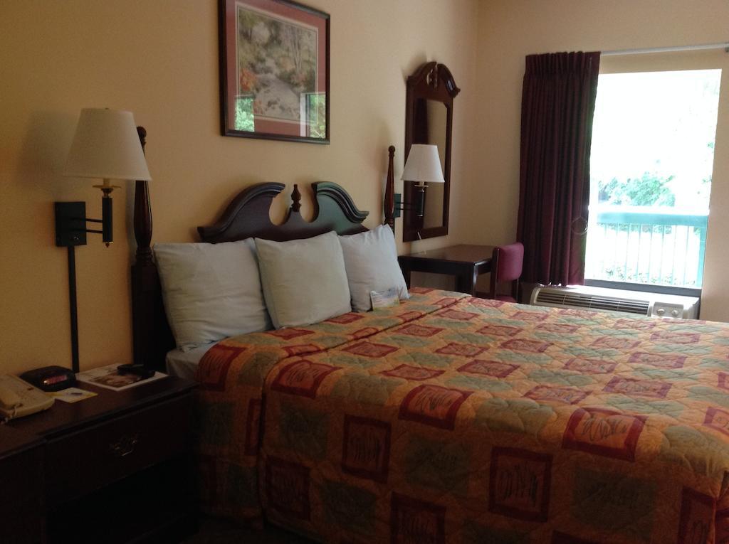 Days Inn - Chapel Hill Luaran gambar
