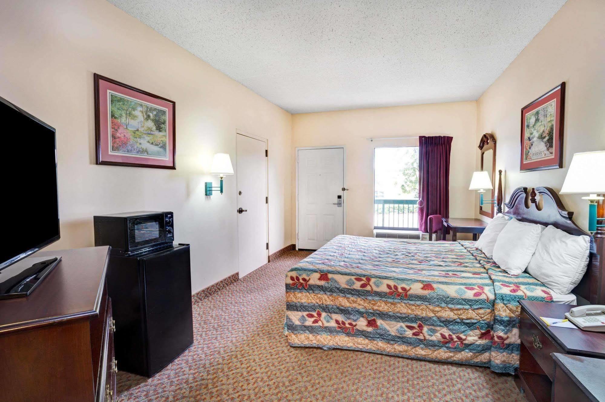 Days Inn - Chapel Hill Luaran gambar