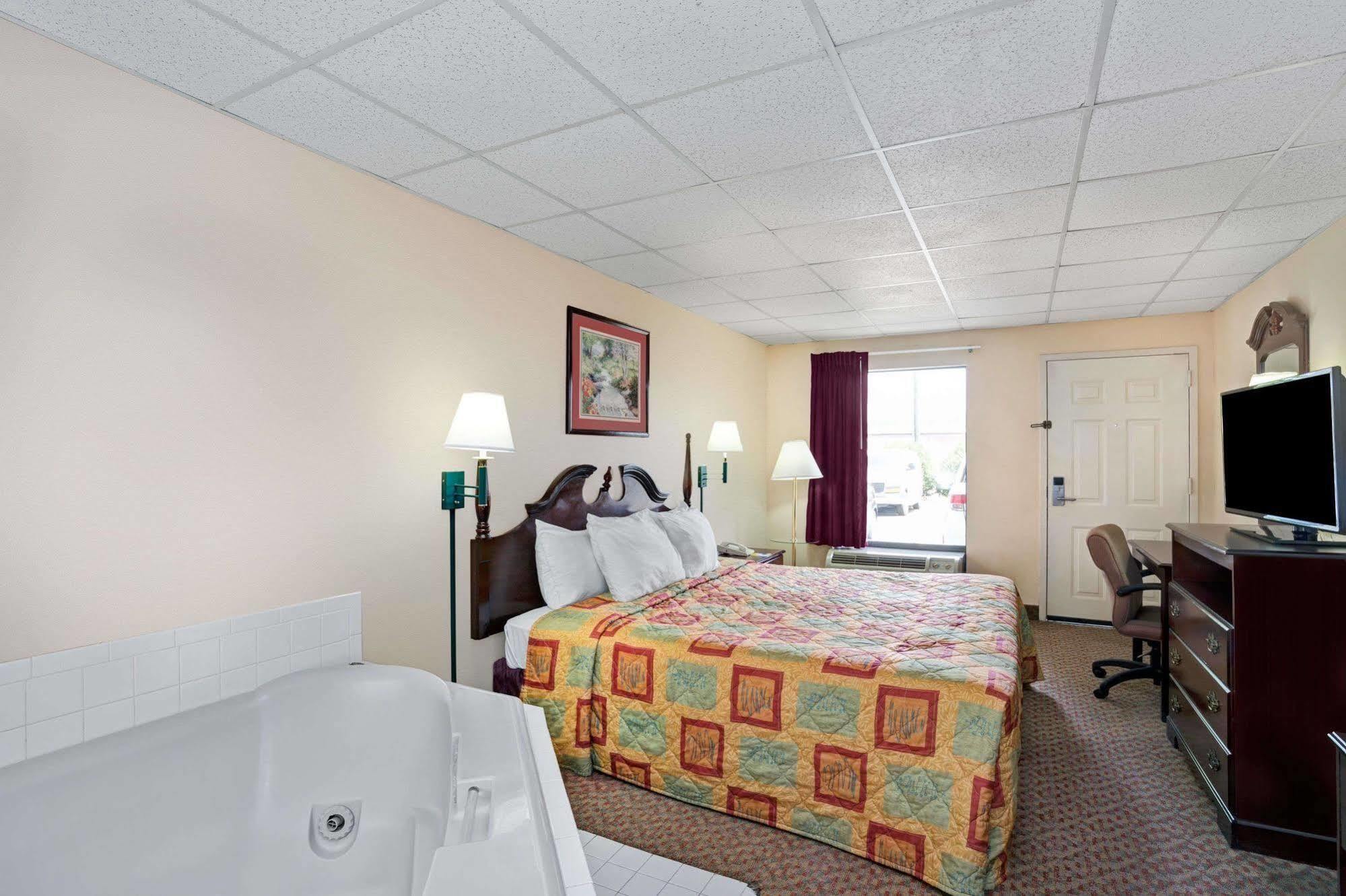 Days Inn - Chapel Hill Luaran gambar